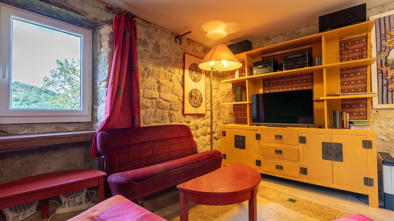 Photo of Livingroom in Saint-Barthelemy-Grozon