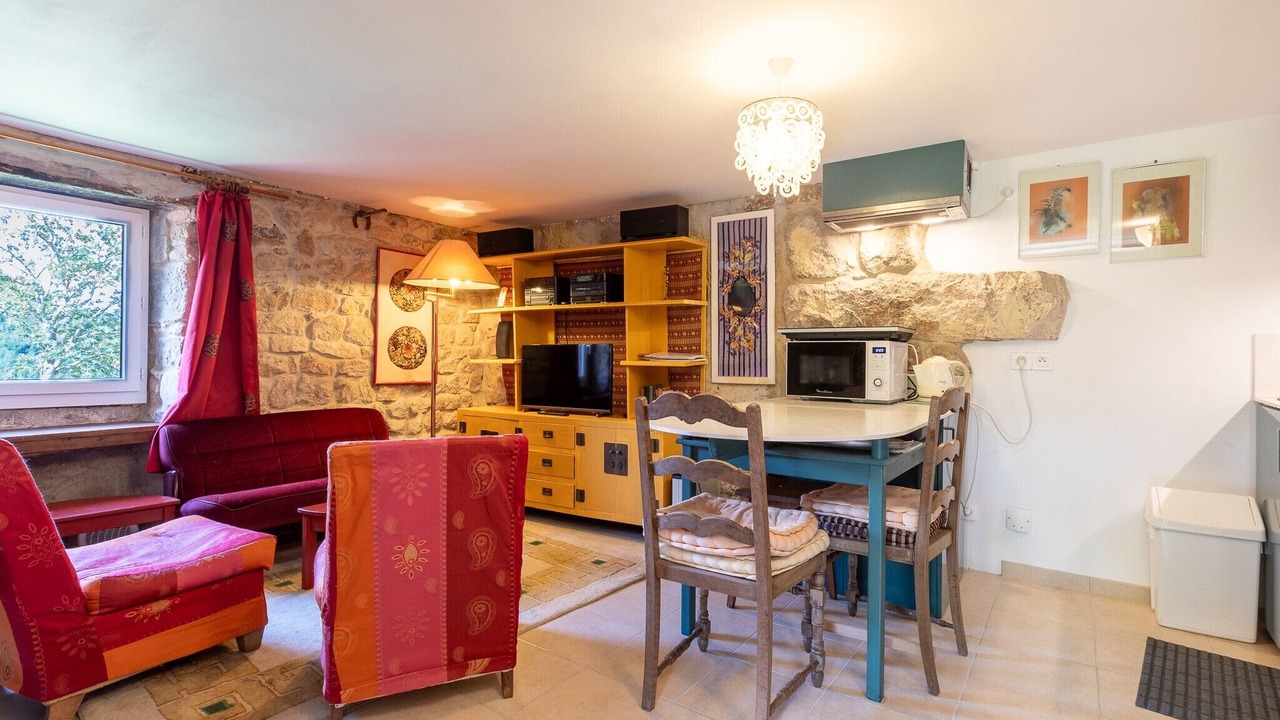 Photo of Livingroom in Saint-Barthelemy-Grozon