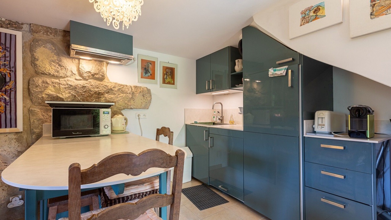 Photo of Kitchen in Saint-Barthelemy-Grozon