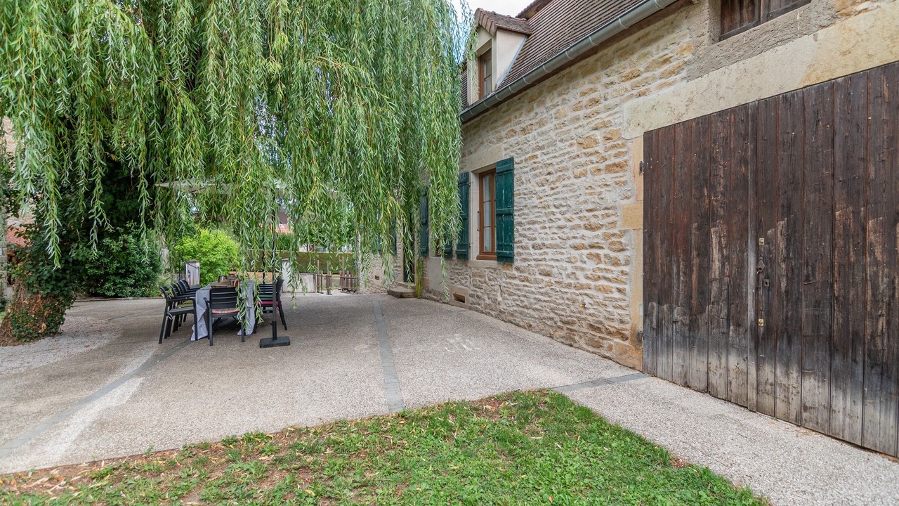 Photo of Outdoor in Jully-les-Buxy