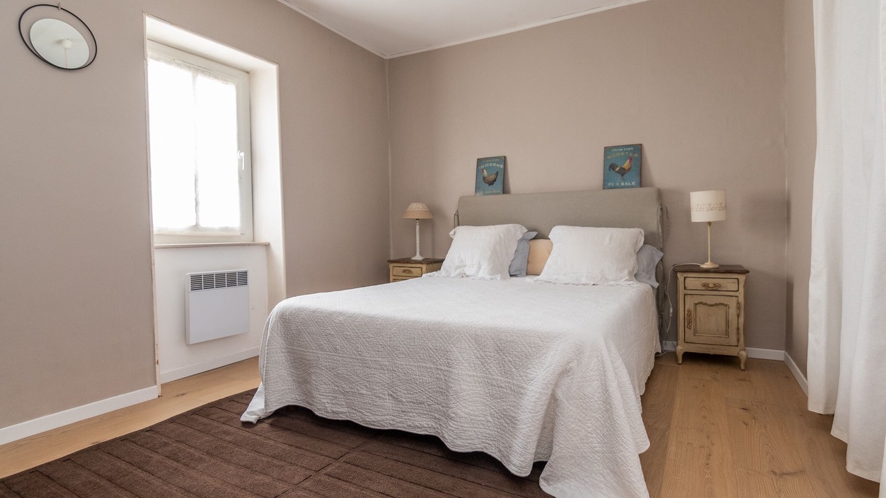 Photo of Bedroom in Jully-les-Buxy