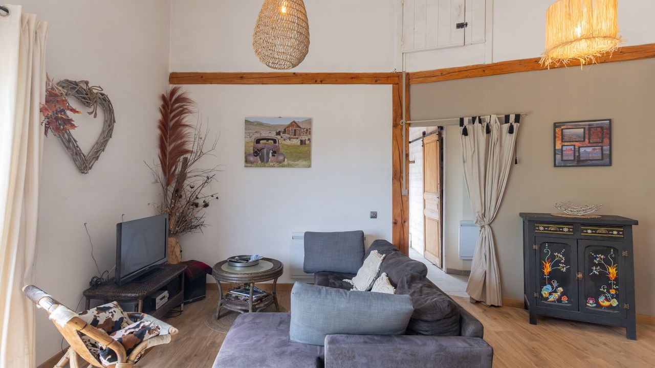 Photo of Livingroom in Bessas