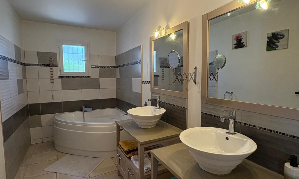 Photo of Bathroom in Grillon