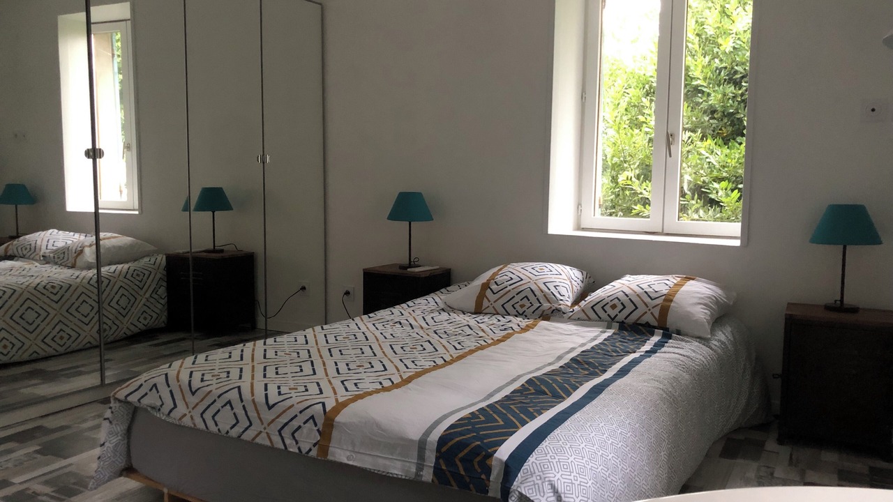 Photo of Bedroom in Albon