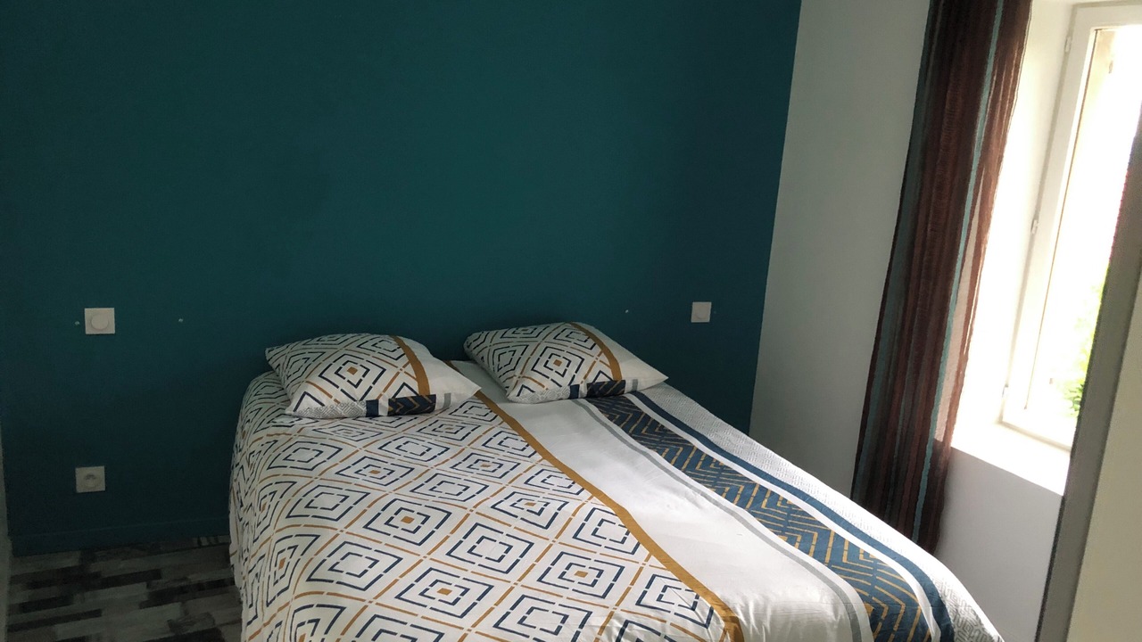 Photo of Bedroom in Albon