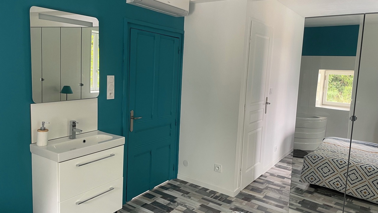 Photo of Bedroom in Albon