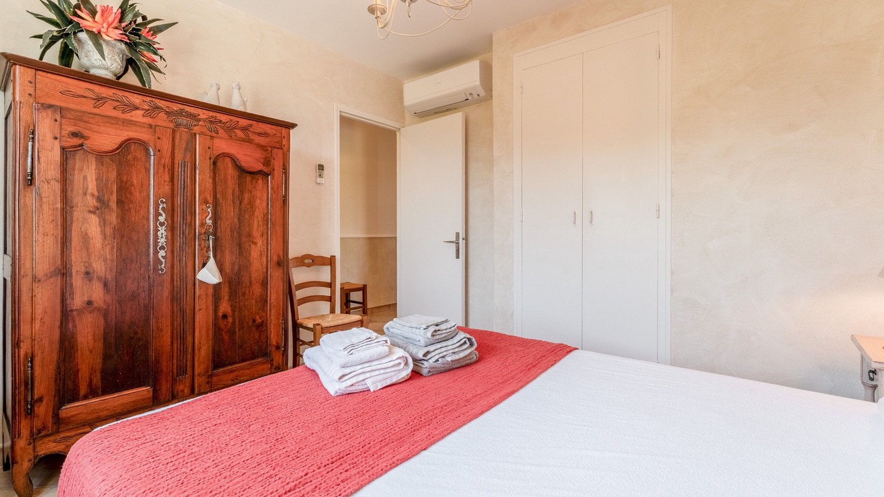 Photo of Bedroom in Crillon-le-Brave