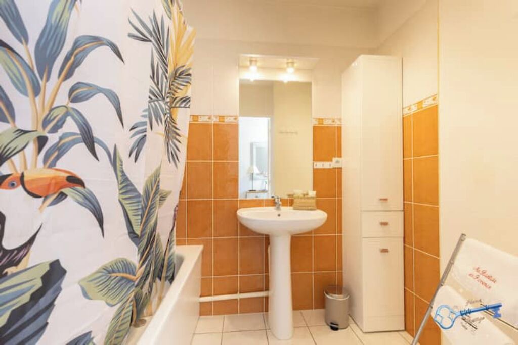 Photo of Bathroom in Loriol-du-Comtat