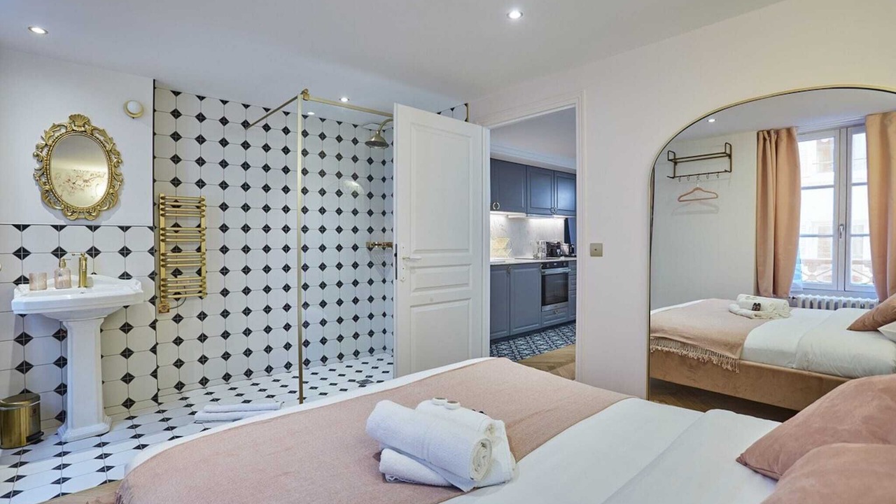 Photo of Bedroom in 6th Arrondissement
