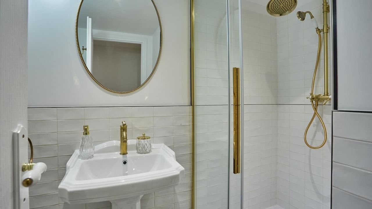Photo of Bathroom in 6th Arrondissement