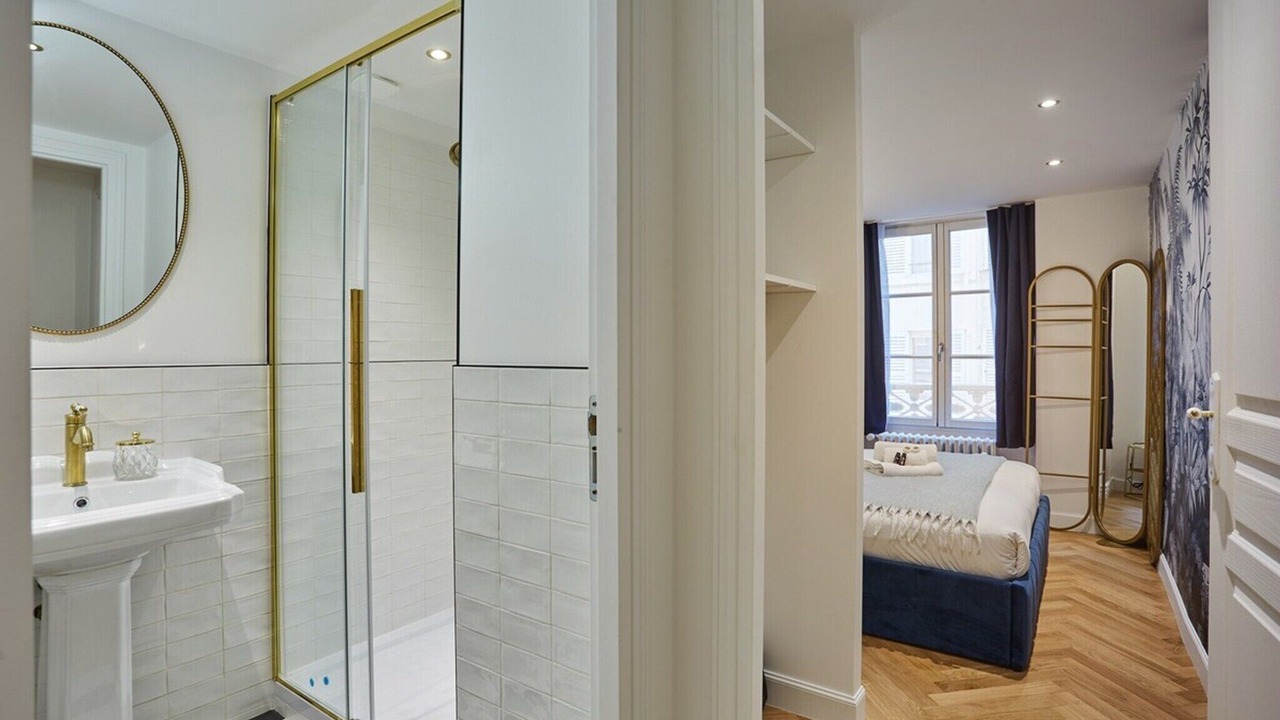 Photo of Bathroom in 6th Arrondissement