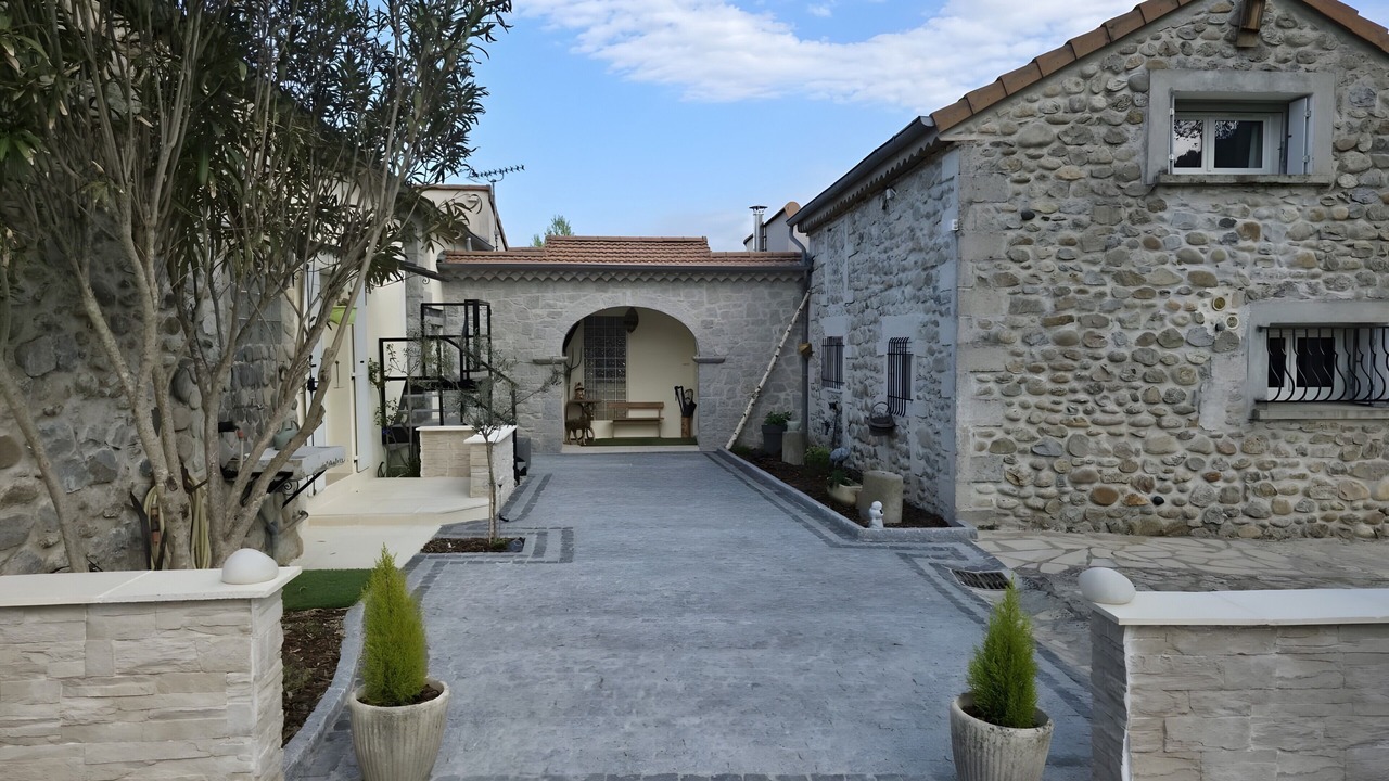 Photo of Outdoor in Sampzon