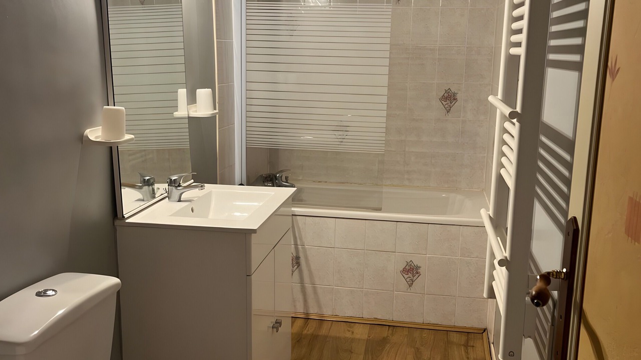Photo of Bathroom in Massangis