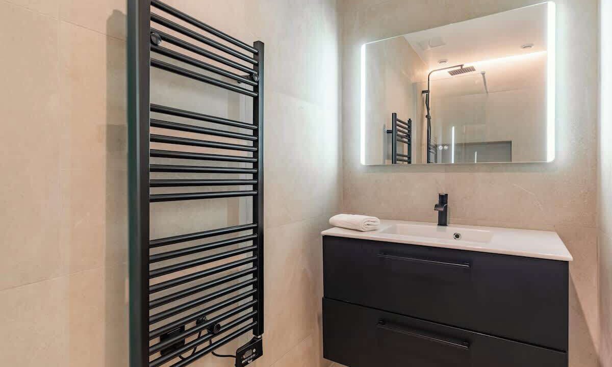 Photo of Bathroom in Arsenal