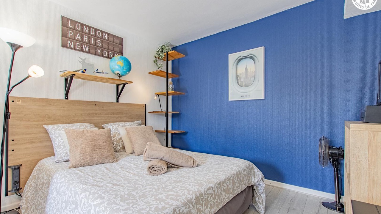 Photo of Bedroom in Saint-Laurent-dAndenay