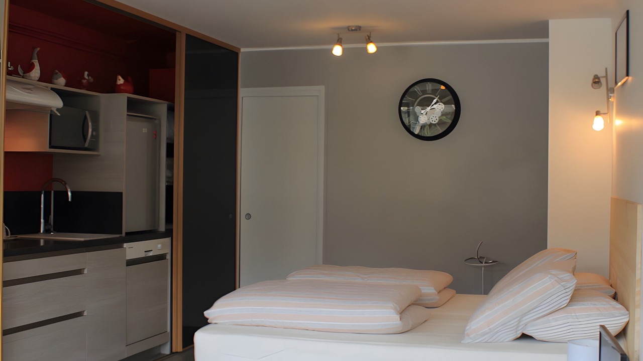 Photo of Bedroom in Chamole