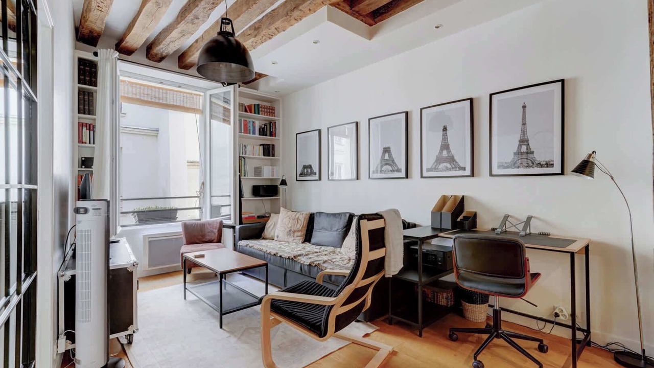 Photo of Livingroom in Notre-Dame-des-Champs