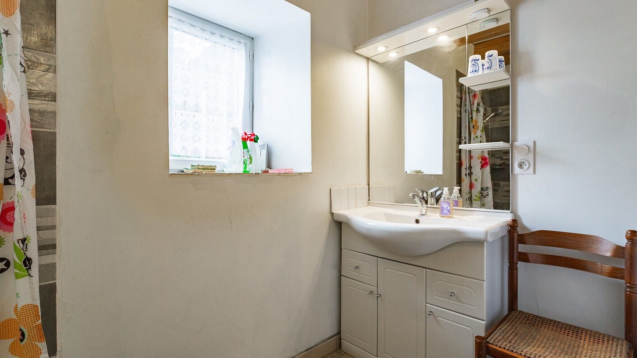 Photo of Bathroom in Presles