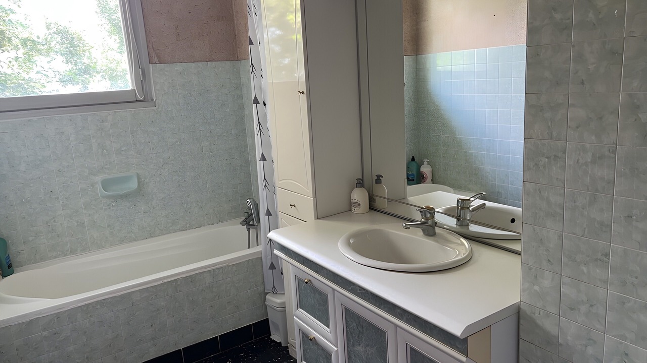 Photo of Bathroom in Charnay-les-Macon