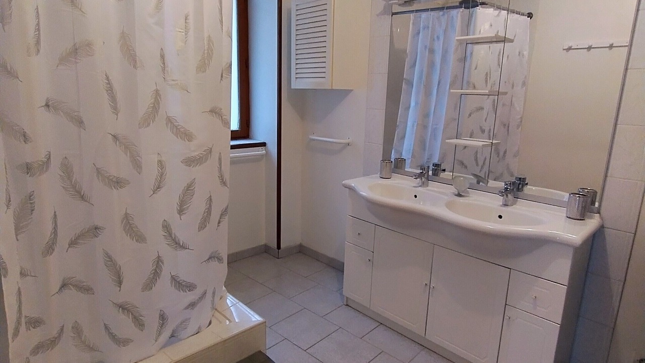 Photo of Bathroom in Lormes