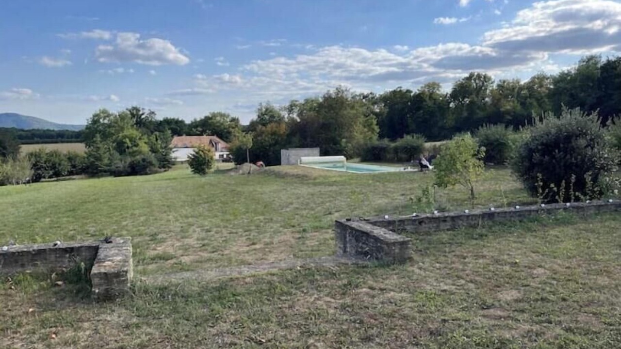 Photo of Outdoor in Chapaize