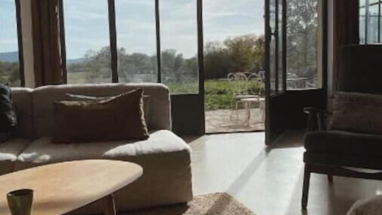 Photo of Livingroom in Chapaize