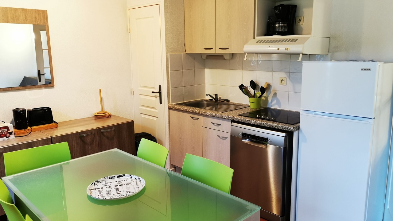 Photo of Kitchen in Sainte-Cecile-les-Vignes