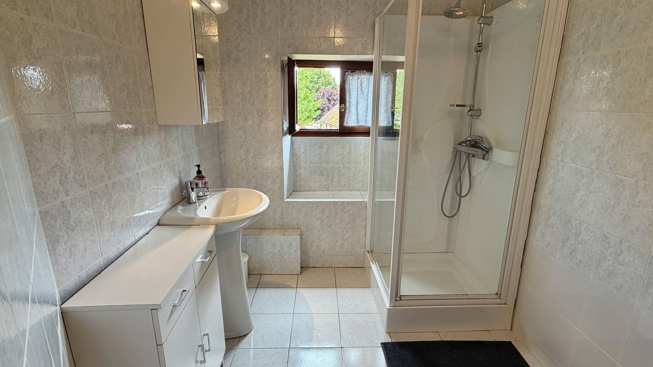 Photo of Bathroom in Treigny