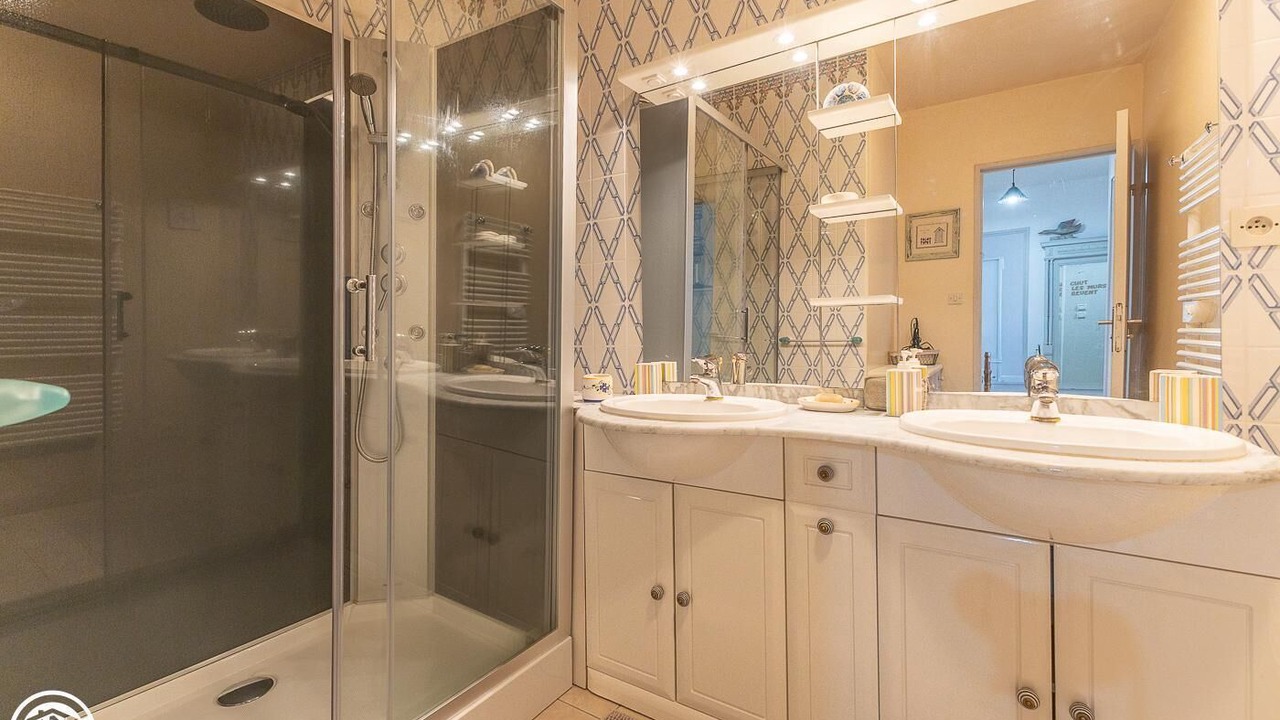 Photo of Bathroom in Parent