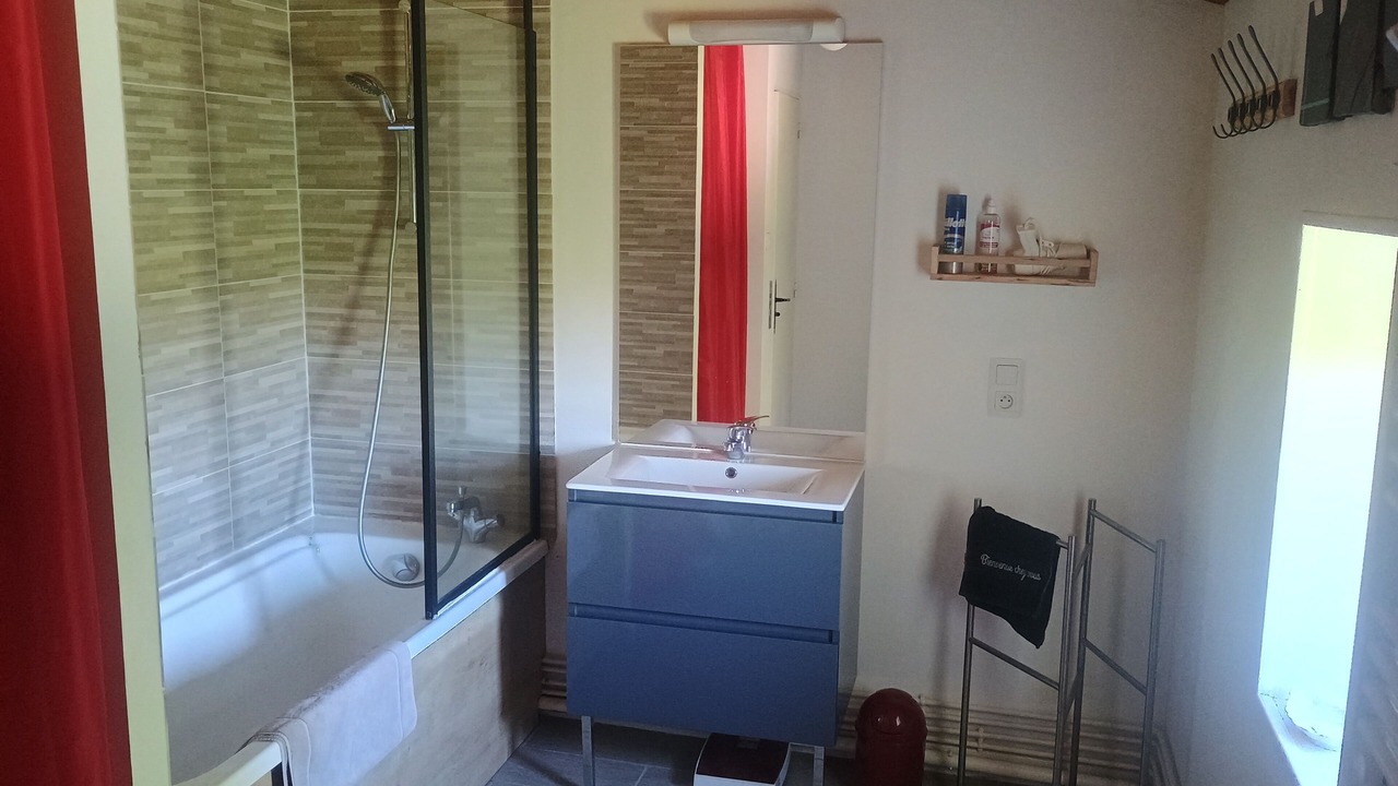 Photo of Bathroom in Genouillac