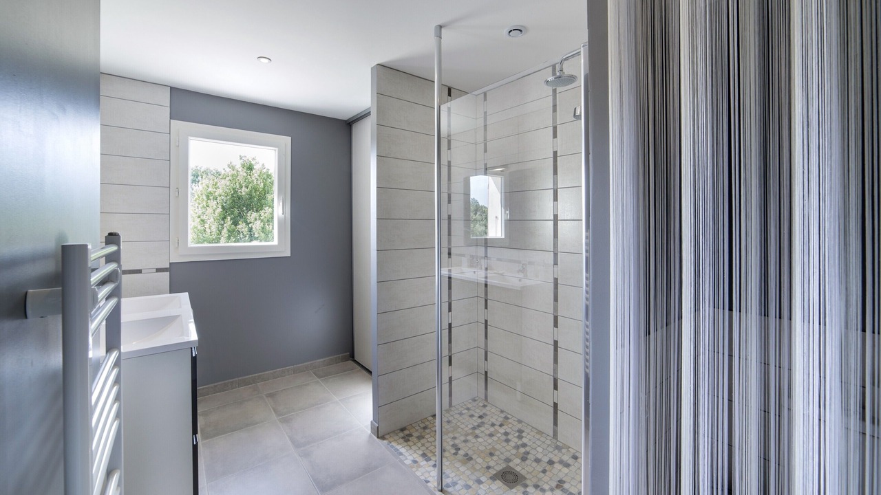 Photo of Bathroom in Colonzelle