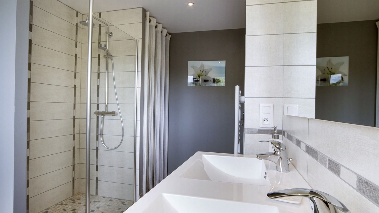 Photo of Bathroom in Colonzelle