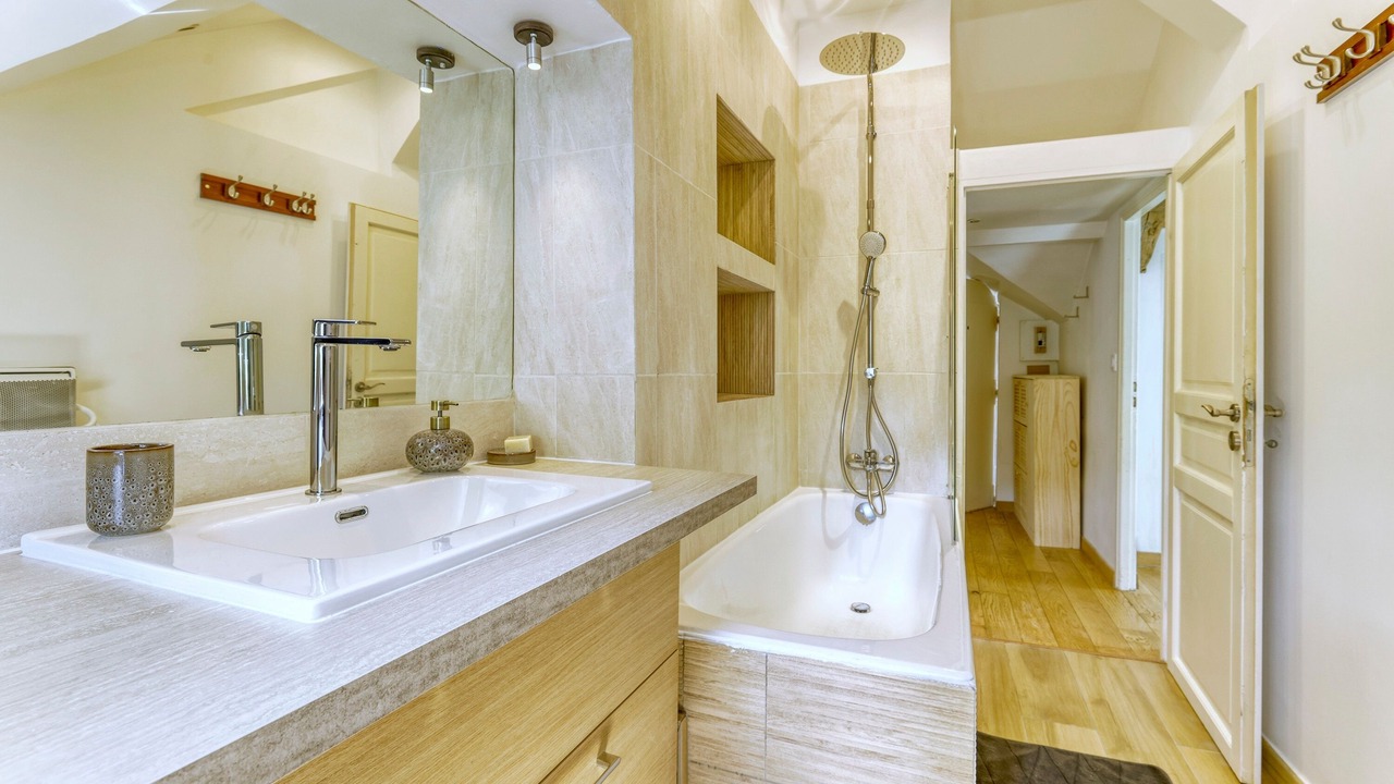 Photo of Bathroom in Bagneux