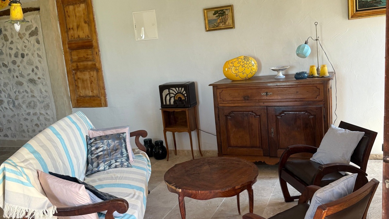 Photo of Livingroom in Violes