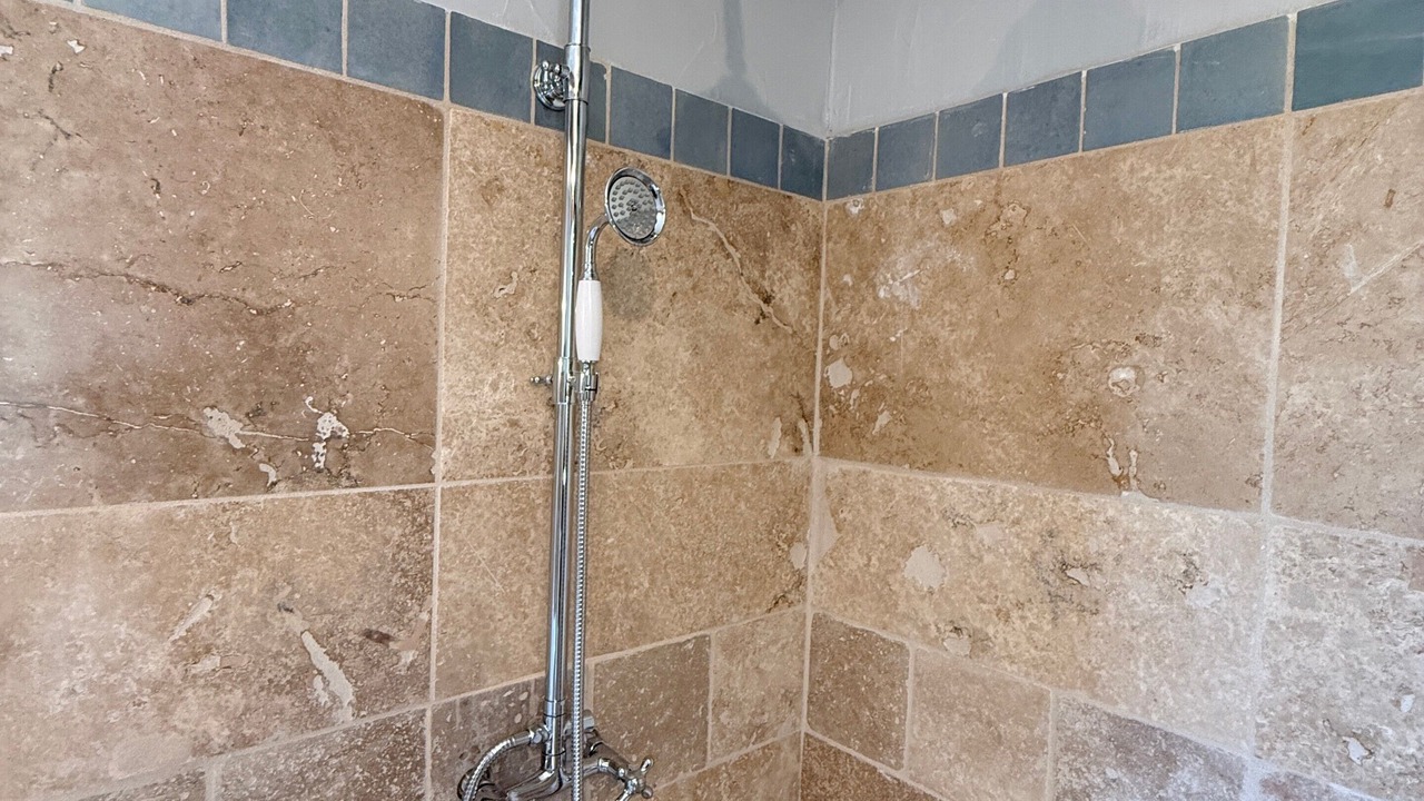 Photo of Bathroom in Violes
