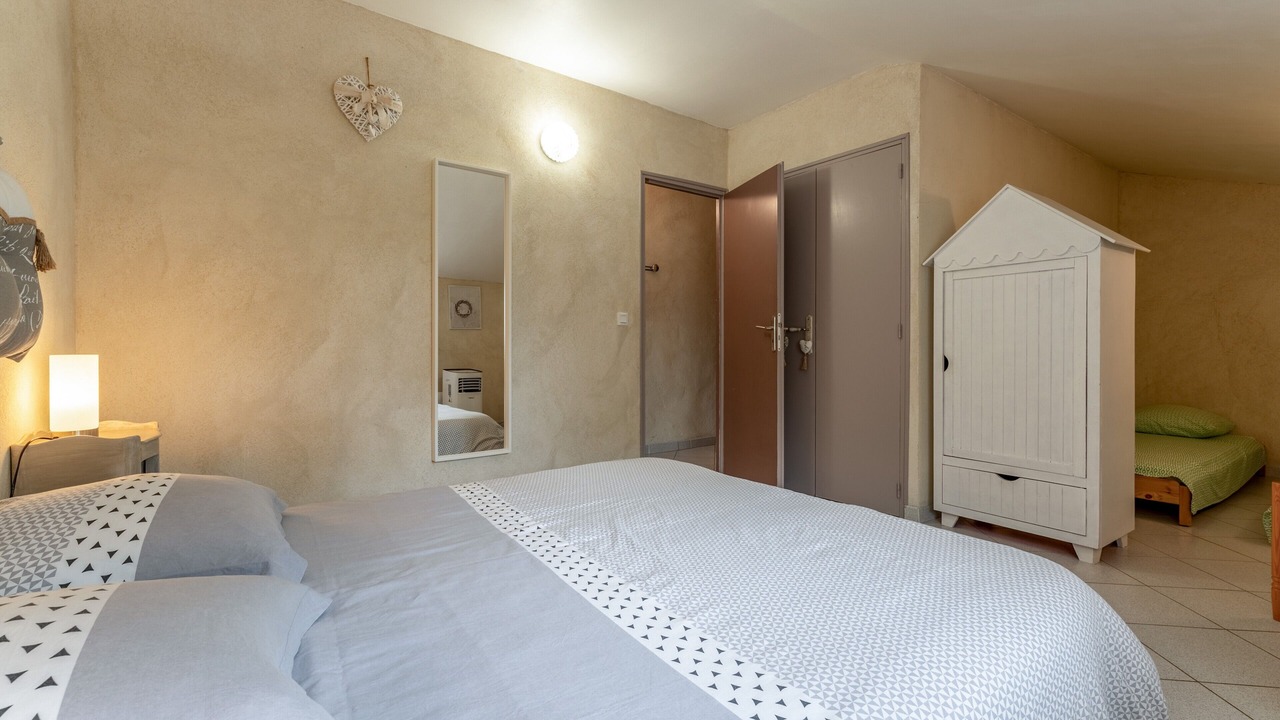 Photo of Bedroom in Vinsobres