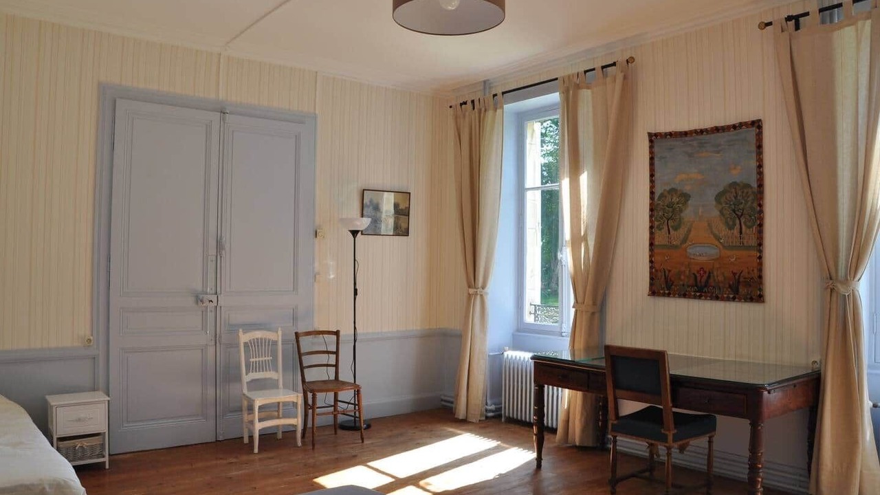 Photo of Bedroom in Vitreux