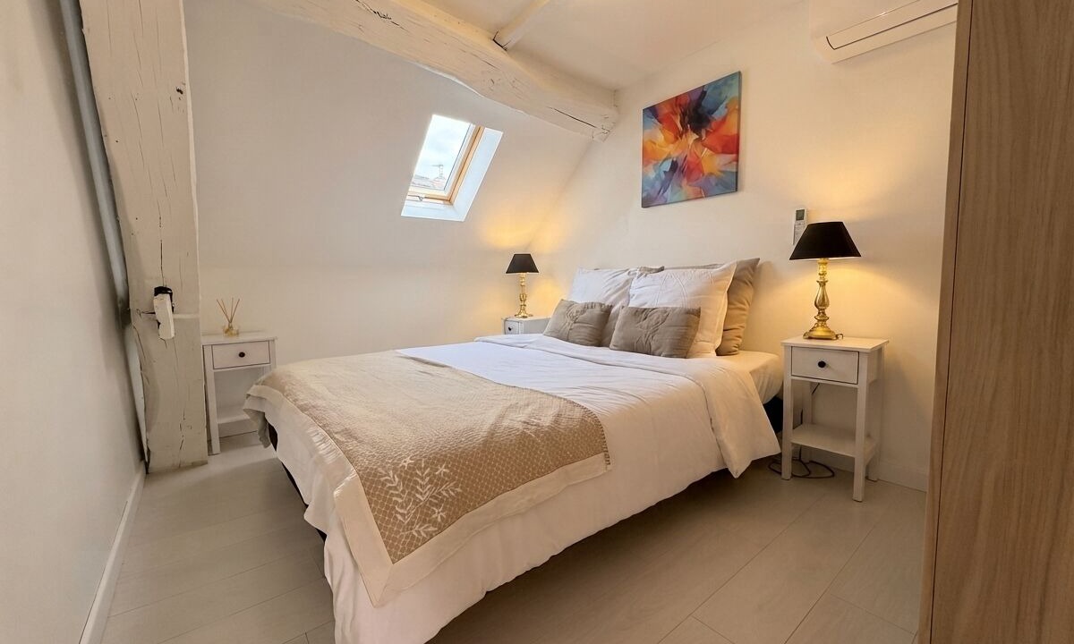 Photo of Bedroom in Nuits-Saint-Georges