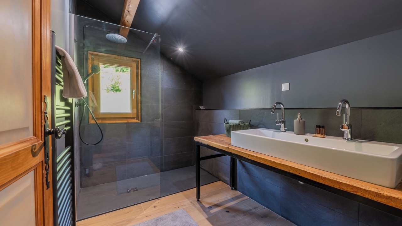 Photo of Bathroom in Servoz