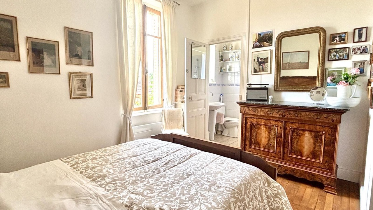 Photo of Bedroom in Ecuisses