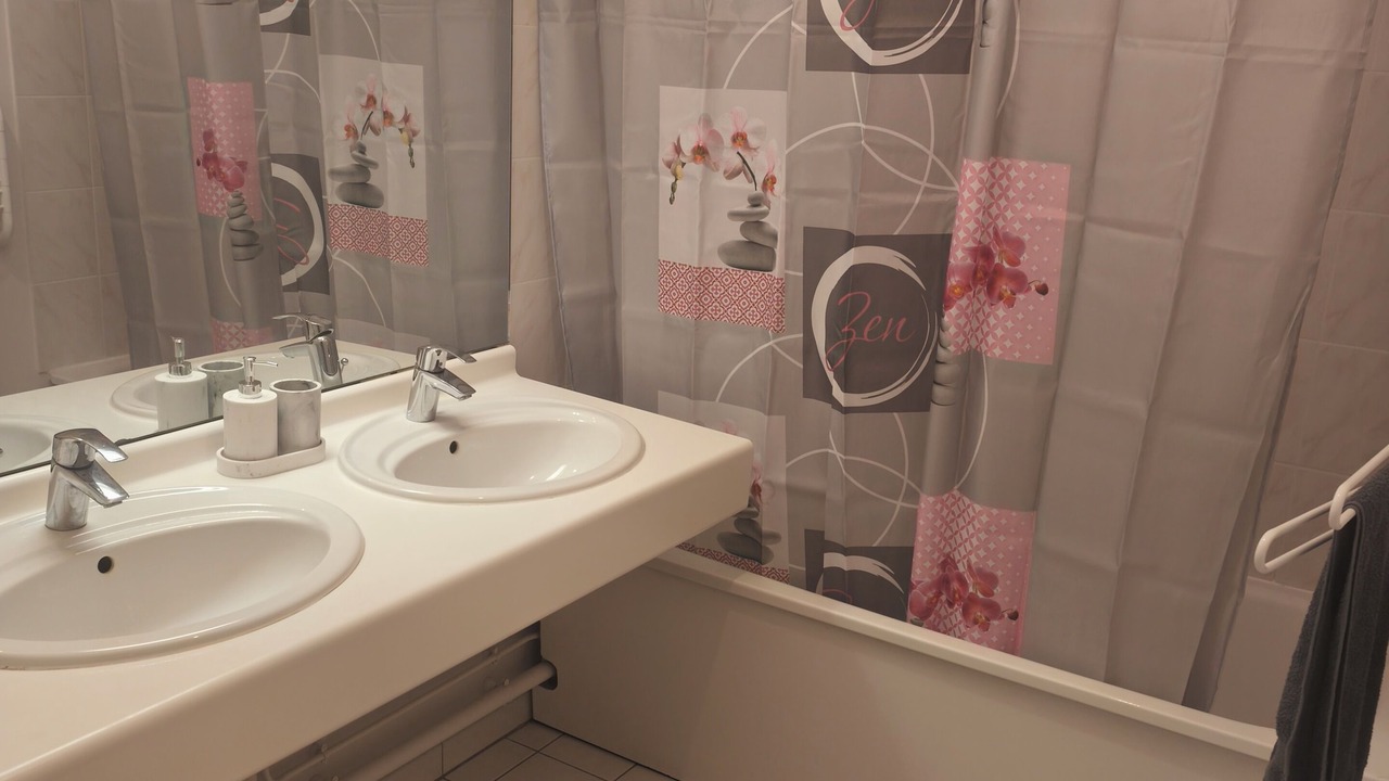 Photo of Bathroom in Bussy-Saint-Georges