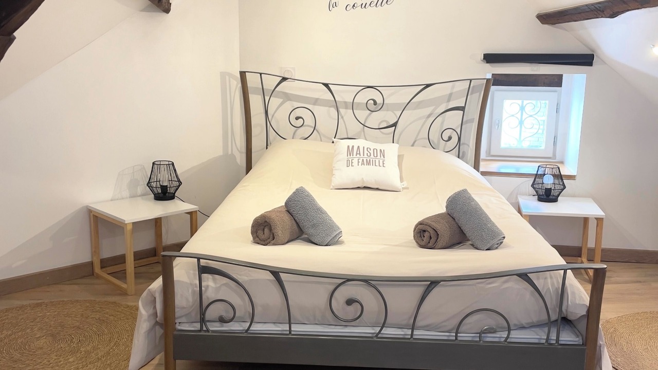 Photo of Bedroom in Morey-Saint-Denis