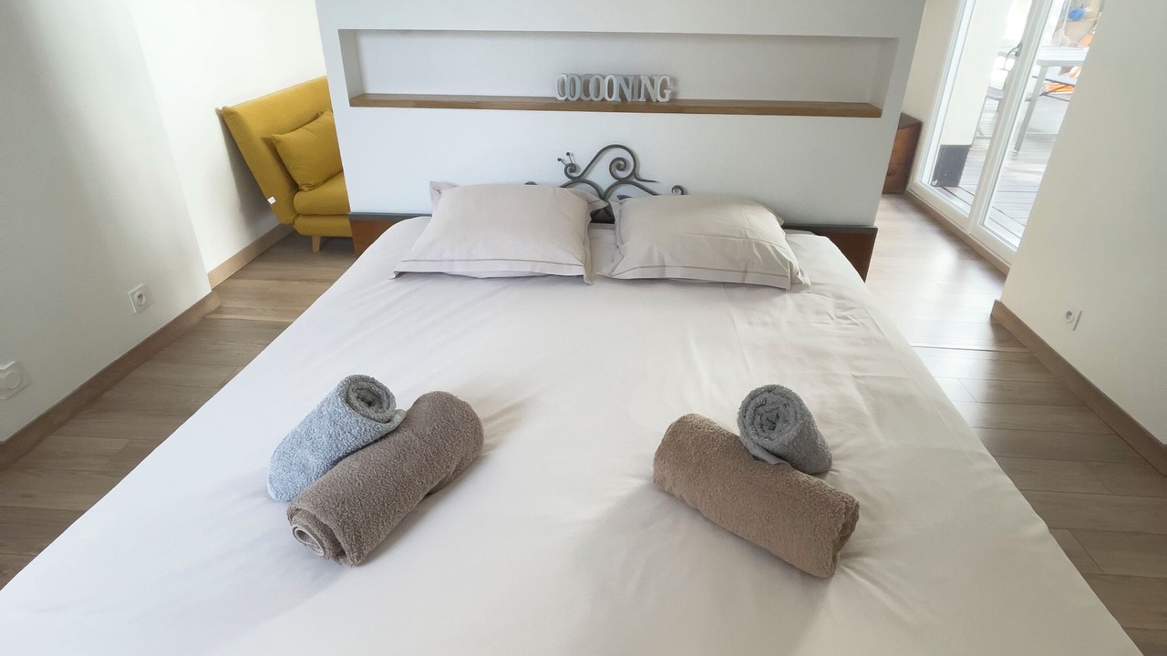 Photo of Bedroom in Morey-Saint-Denis