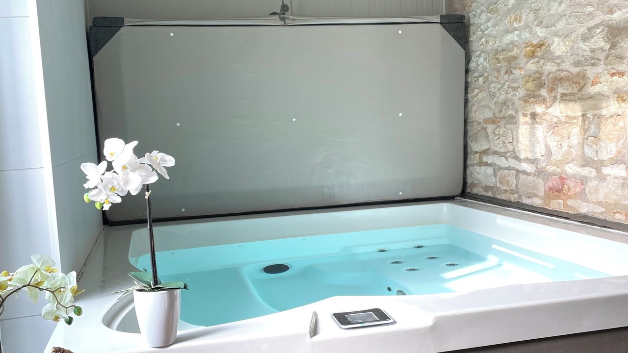 Photo of Bathroom in Morey-Saint-Denis