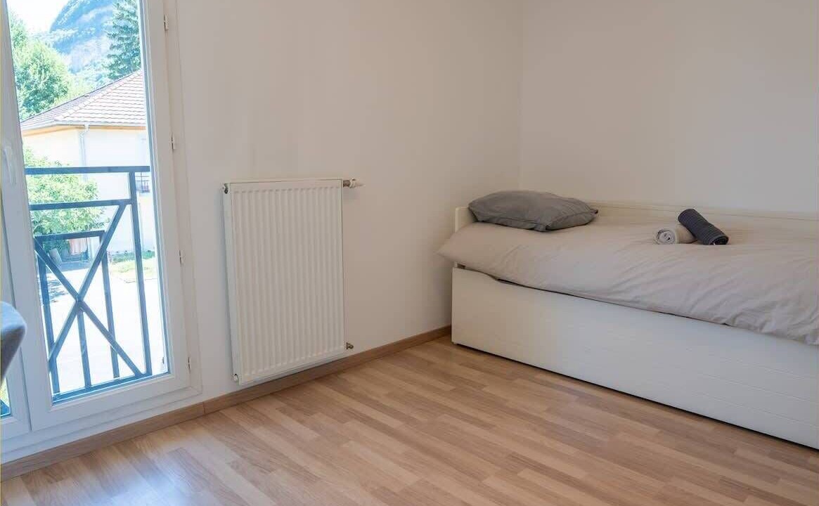 Photo of Bedroom in Etrembieres