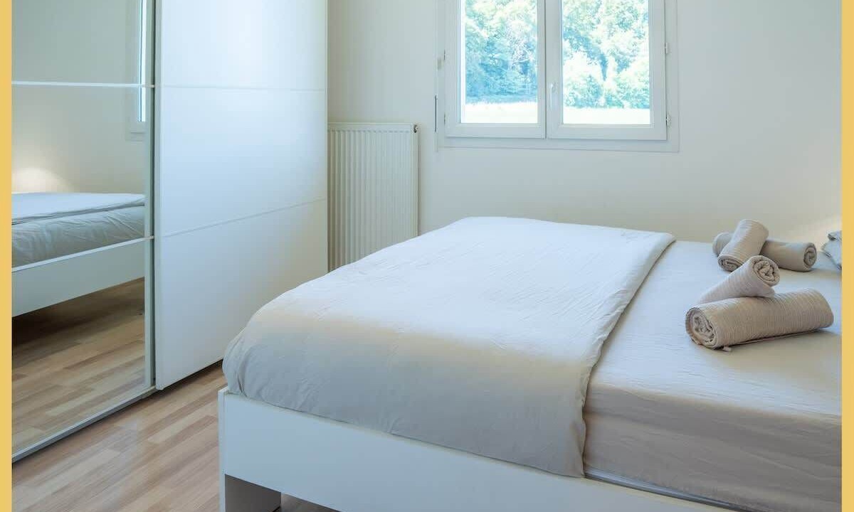 Photo of Bedroom in Etrembieres