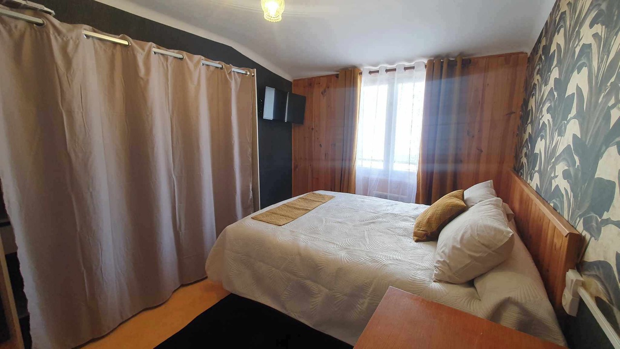 Photo of Bedroom in Bourbonne-les-Bains