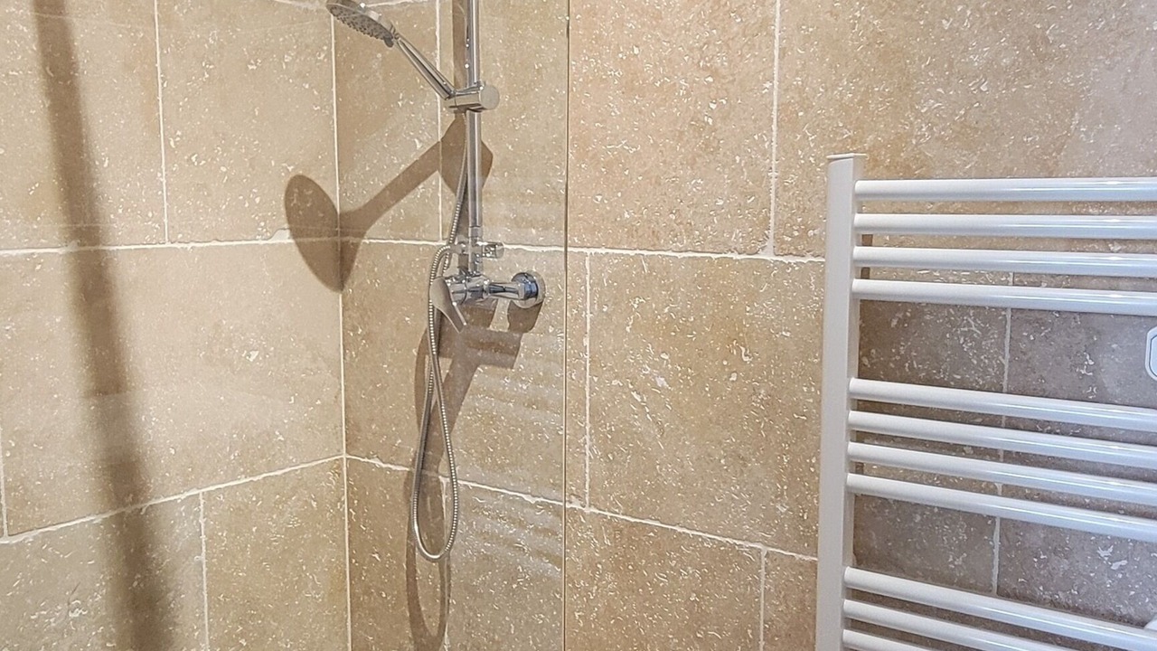 Photo of Bathroom in Sainte-Cecile-les-Vignes