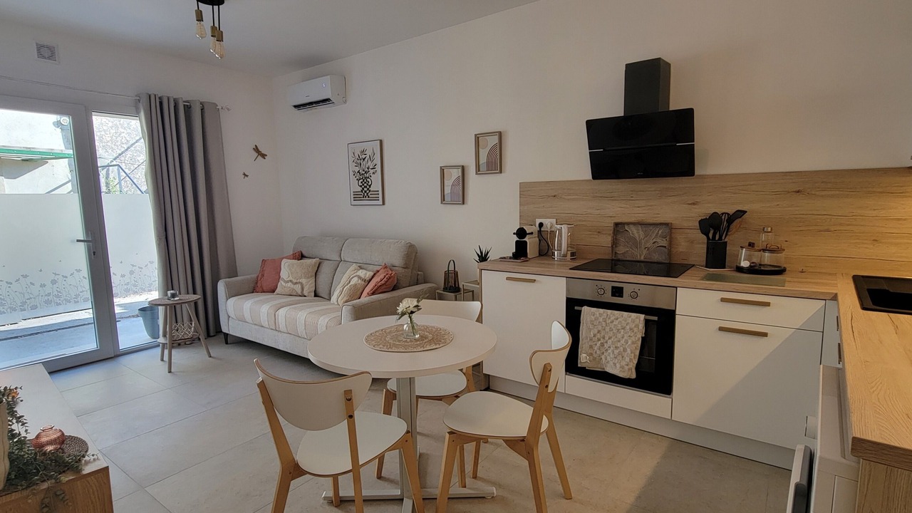 Photo of Kitchen in Sainte-Cecile-les-Vignes
