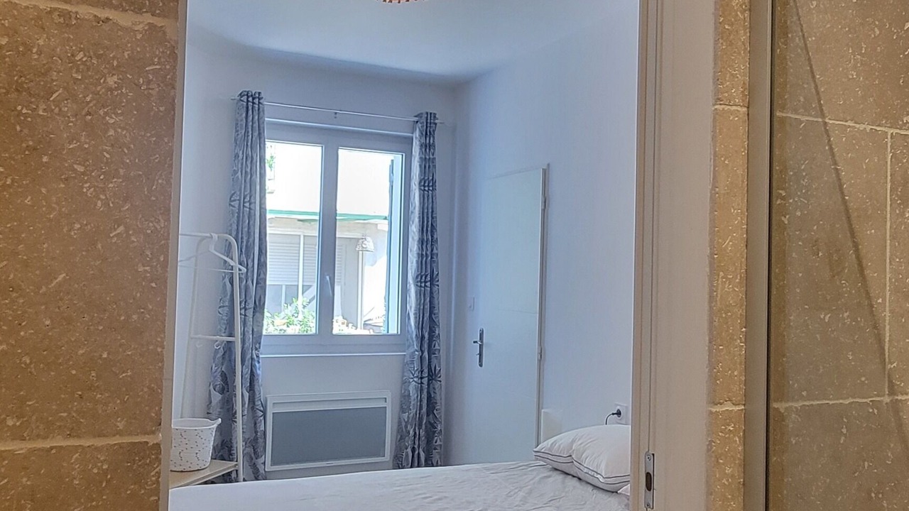 Photo of Bedroom in Sainte-Cecile-les-Vignes